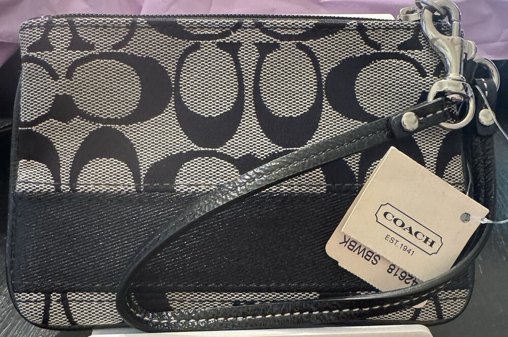 New NWT Coach Signature Stripe Small Wristlet